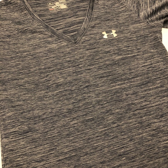 Woman’s Under Armor Heat Gear Shirt Small - Picture 2 of 4